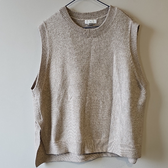 H&M Sweaters - H&M Medium Beige Sleevless Sweater Vest